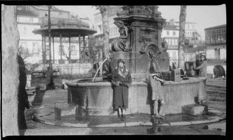 Betanzos: fonte na praza García Irmáns